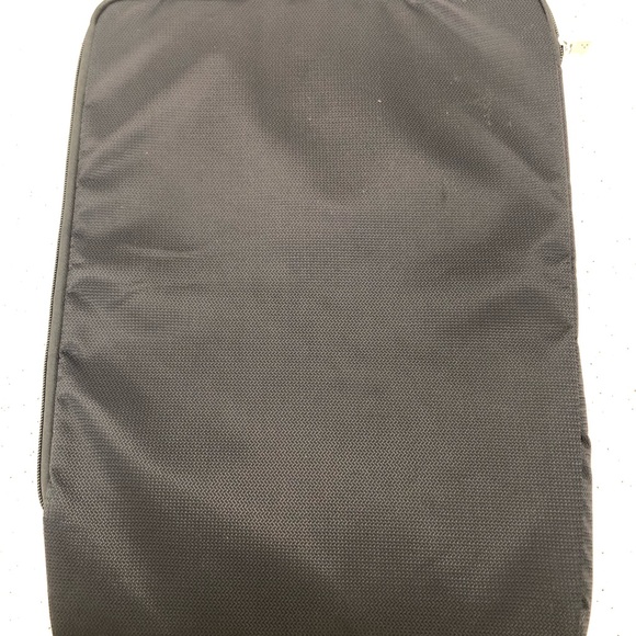 17” x 12” Laptop Case Logic Sleeve Case, Bag with Handle, Black - Picture 2 of 3